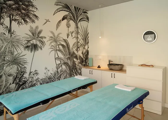 Ereza Mar - Adults Only